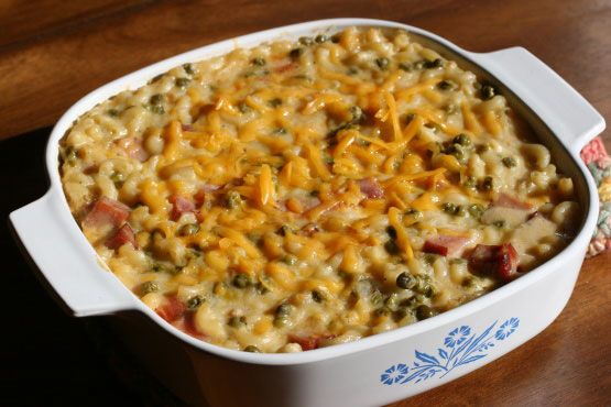 Macaroni & Cheese with Ham & Peas
